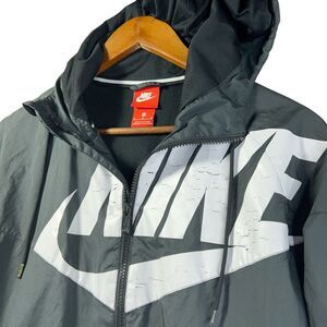 Nike Jacket Men's Medium Windrunner Sportswear Triple Black Windbreaker Hood